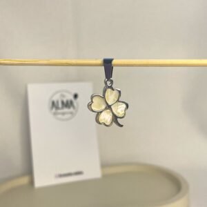 Dije Trébol con Nácar 1,5cm
